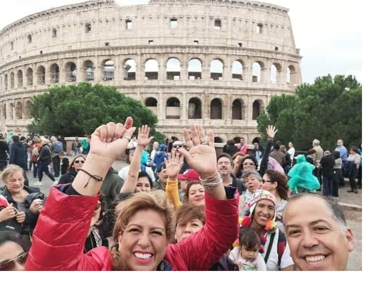 El grupo en el Coliseo &mdash; Italia